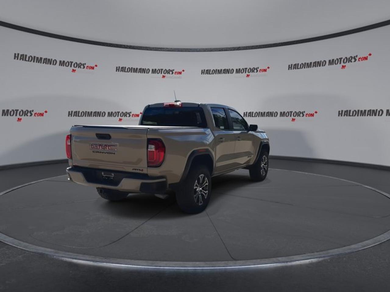 2024 GMC Canyon AT4 Crew Cab 5' Box 4WD | No Accidents | Sunroof Photo