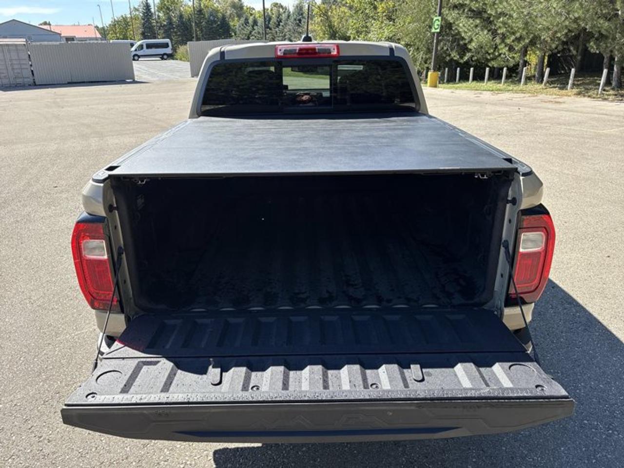 2024 GMC Canyon AT4 Crew Cab 5' Box 4WD | No Accidents | Sunroof Photo