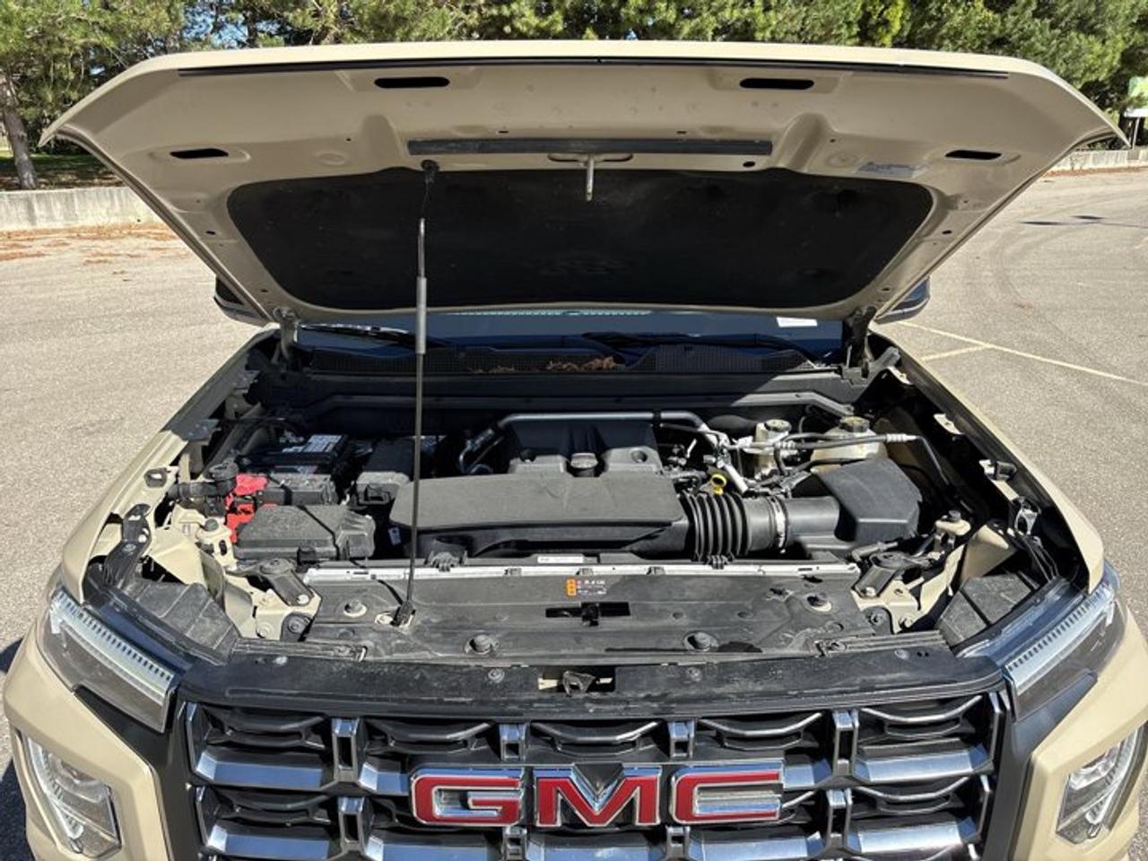 2024 GMC Canyon AT4 Crew Cab 5' Box 4WD | No Accidents | Sunroof Photo