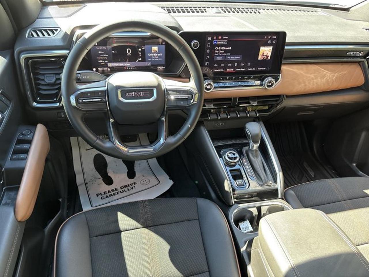 2024 GMC Canyon AT4 Crew Cab 5' Box 4WD | No Accidents | Sunroof Photo