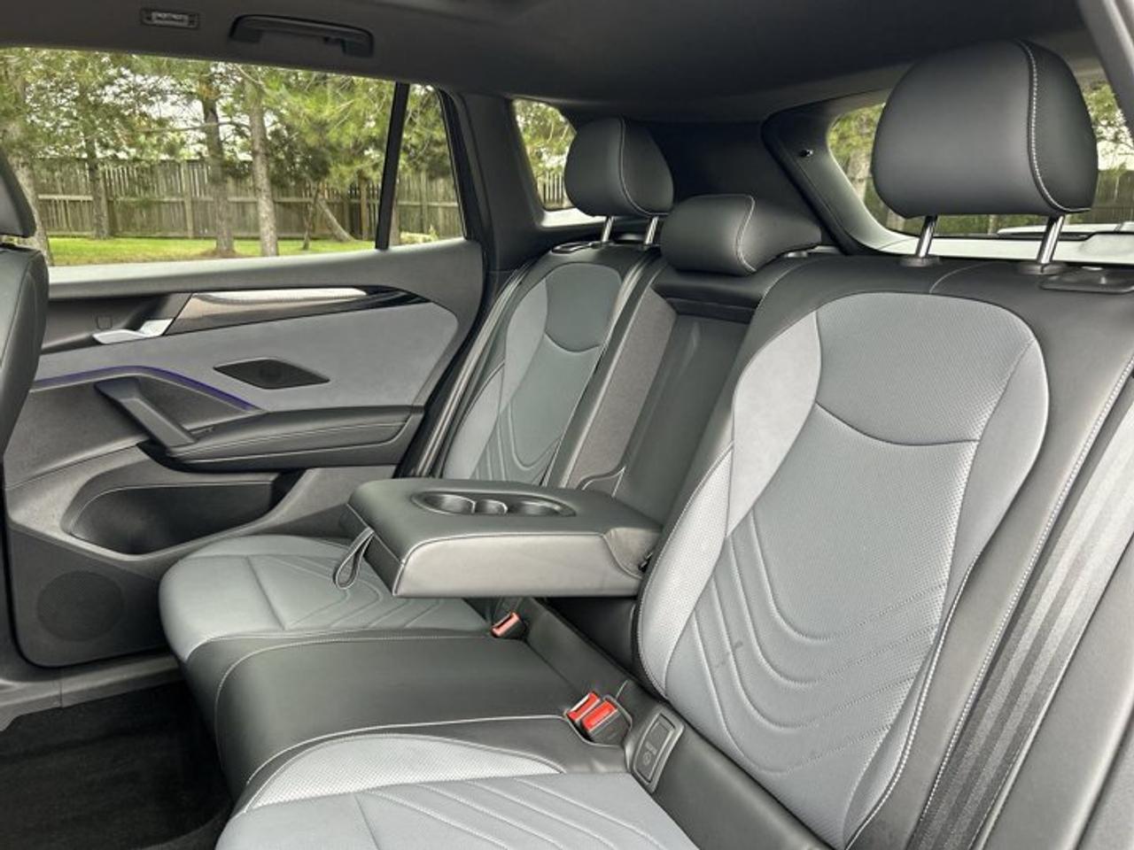 2026 Volkswagen Tiguan Comfortline R-Line Black Edition 4WD | No Accidents Photo