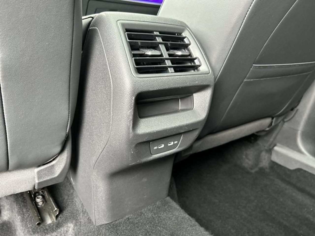 2026 Volkswagen Tiguan Comfortline R-Line Black Edition 4WD | No Accidents Photo