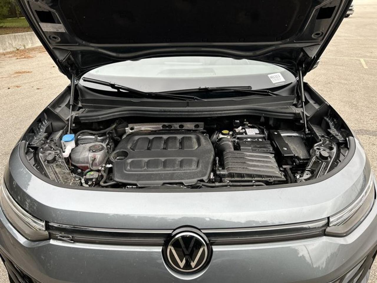 2026 Volkswagen Tiguan Comfortline R-Line Black Edition 4WD | No Accidents Photo