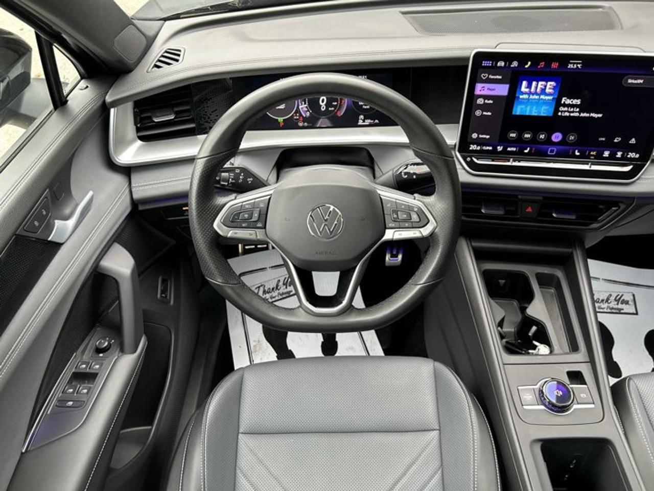 2026 Volkswagen Tiguan Comfortline R-Line Black Edition 4WD | No Accidents Photo
