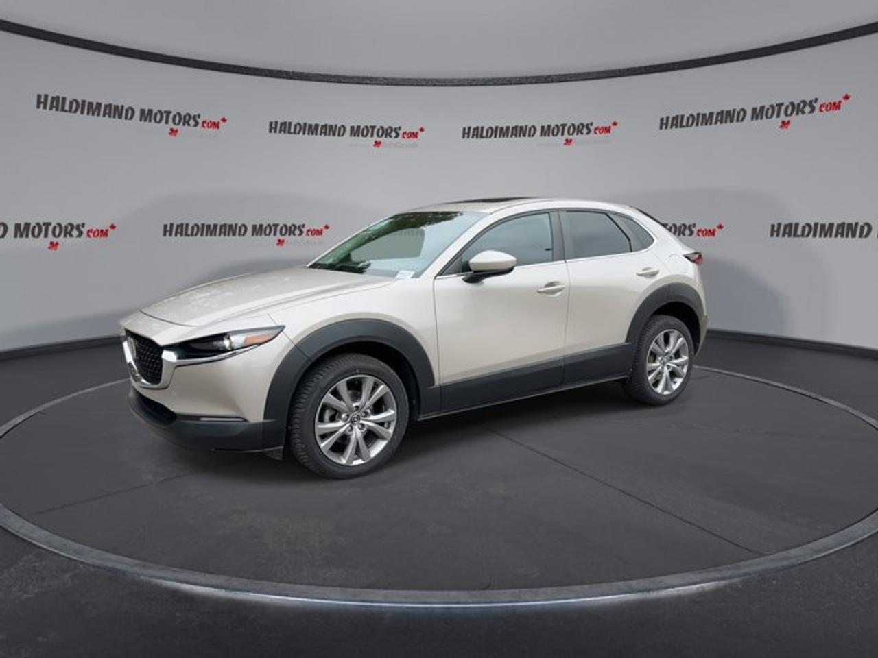 2022 Mazda CX-30 GS AWD | No Accidents | Leather Seats | Heated Steering Photo3