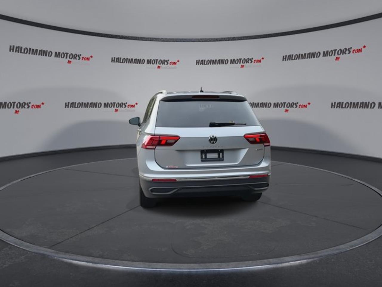 2023 Volkswagen Tiguan Comfortline 4WD | Heated Steering Wheel Photo