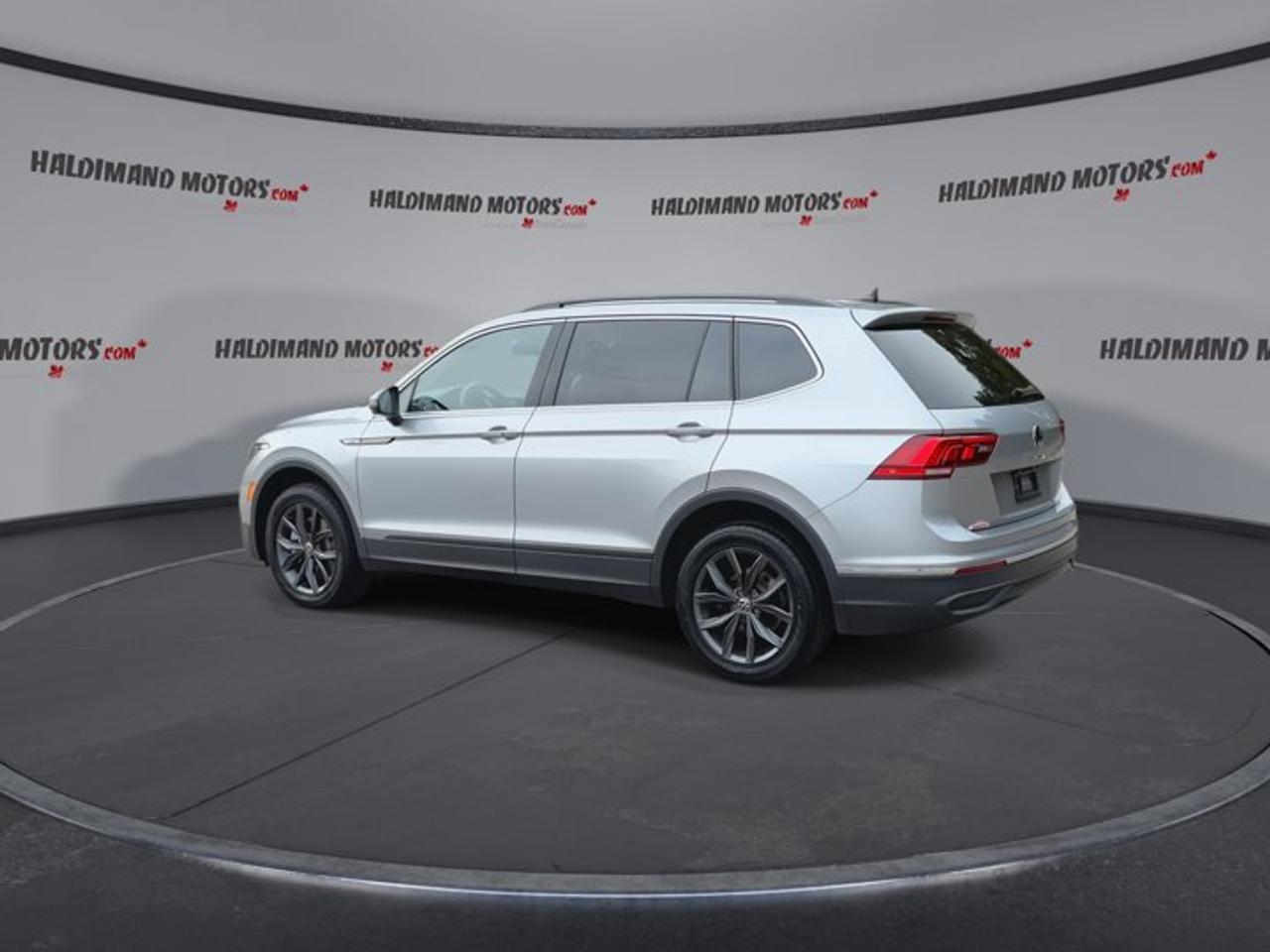 2023 Volkswagen Tiguan Comfortline 4WD | Heated Steering Wheel Photo