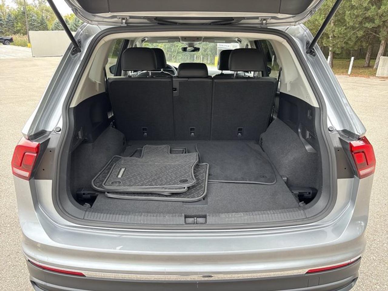 2023 Volkswagen Tiguan Comfortline 4WD | Heated Steering Wheel Photo
