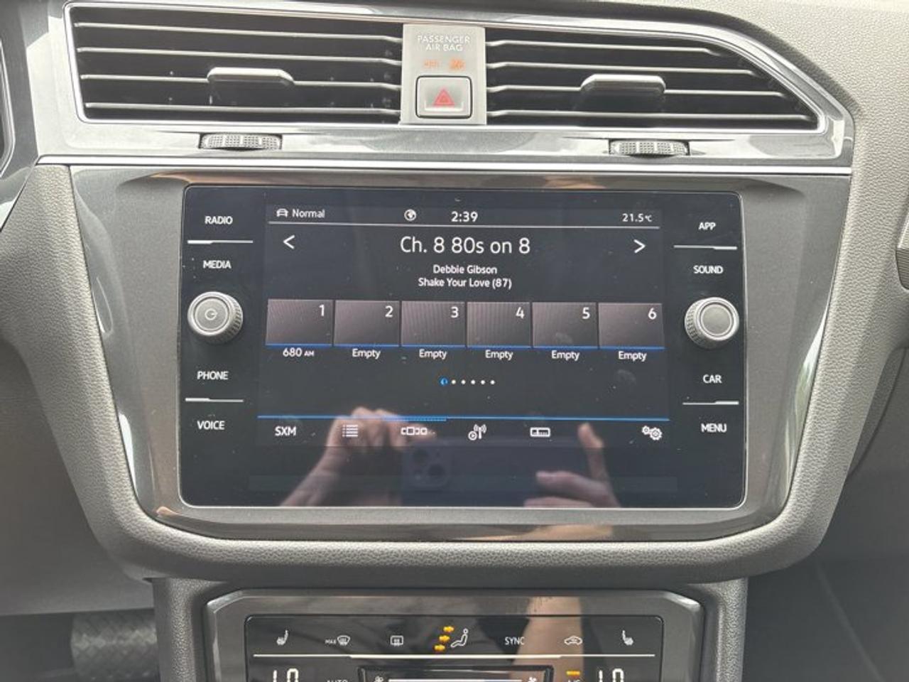 2023 Volkswagen Tiguan Comfortline 4WD | Heated Steering Wheel Photo