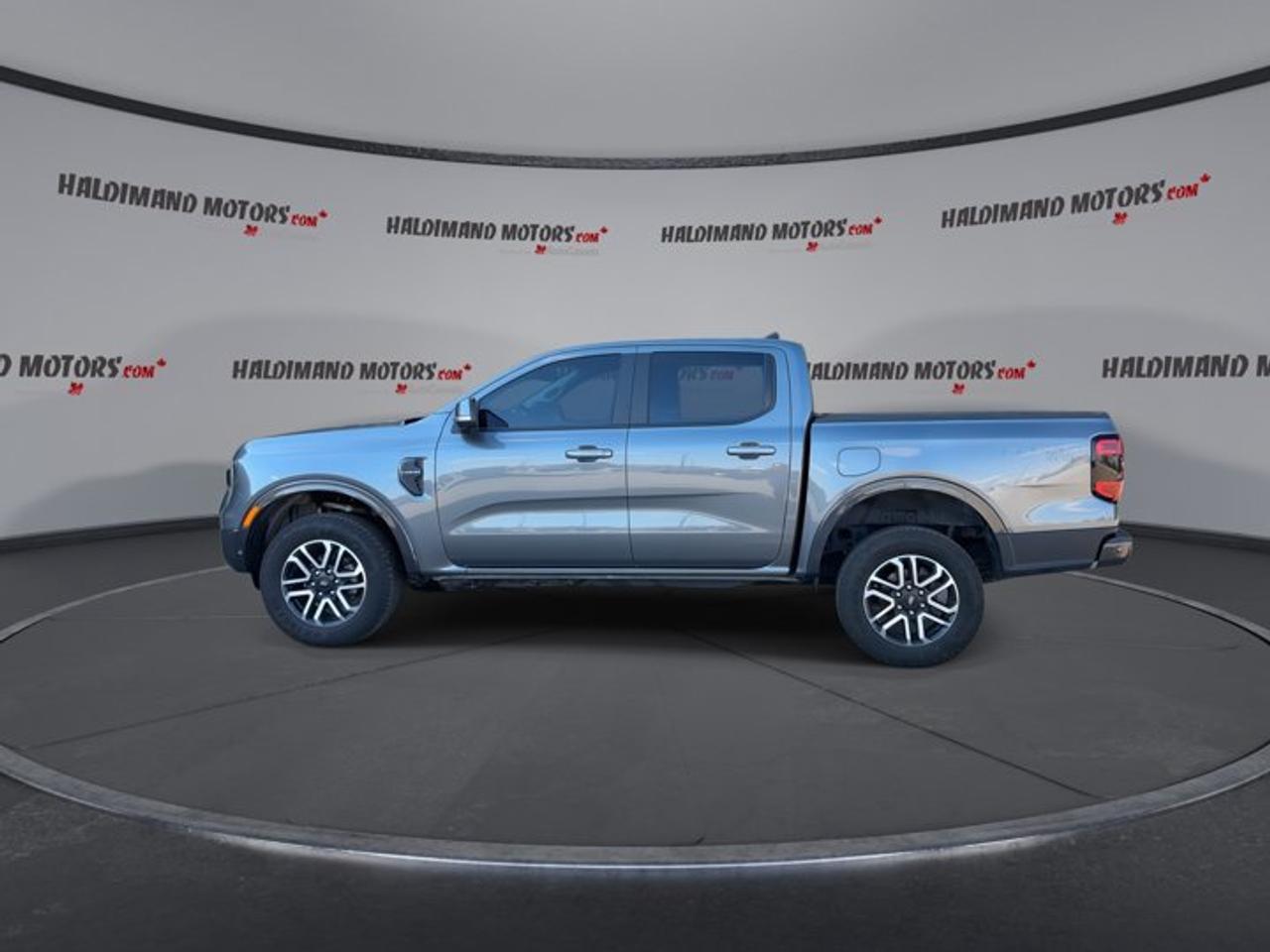 2024 Ford Ranger LARIAT Sport SuperCrew 5' Box 4WD | Leather Seats Photo
