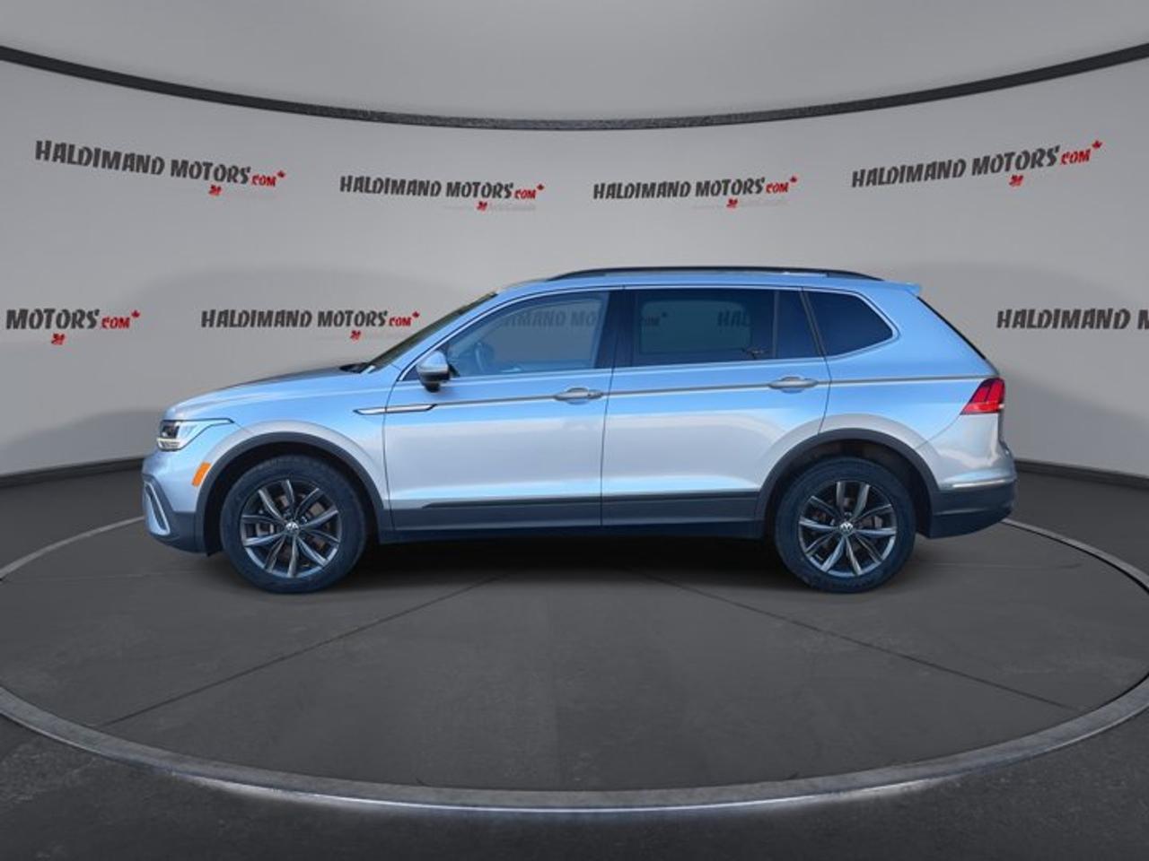 2022 Volkswagen Tiguan Comfortline 4WD | No Accidents | Pano. Sunroof Photo4
