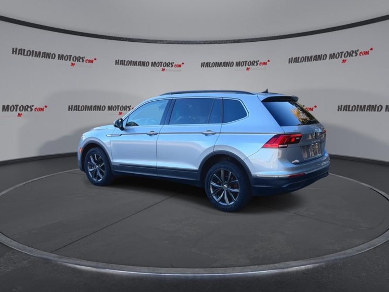 2022 Volkswagen Tiguan Comfortline 4WD | No Accidents | Pano. Sunroof Photo