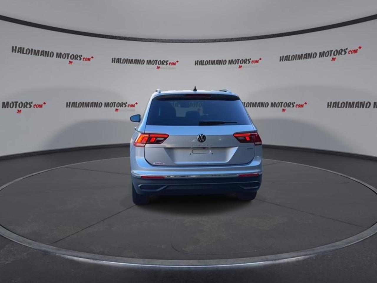 2022 Volkswagen Tiguan Comfortline 4WD | No Accidents | Pano. Sunroof Photo