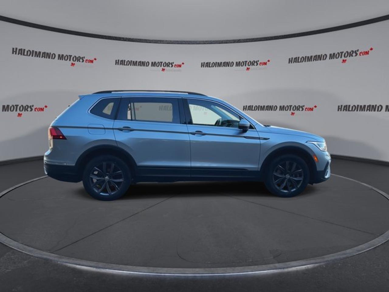 2022 Volkswagen Tiguan Comfortline 4WD | No Accidents | Pano. Sunroof Photo