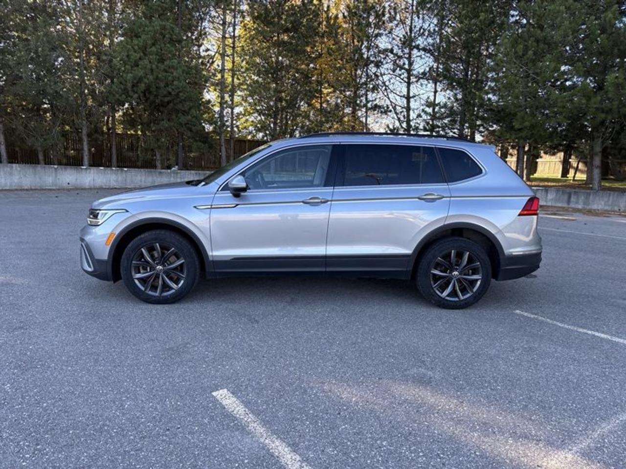 2022 Volkswagen Tiguan Comfortline 4WD | No Accidents | Pano. Sunroof Photo