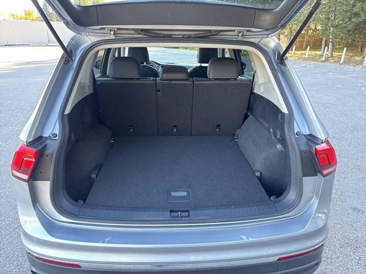 2022 Volkswagen Tiguan Comfortline 4WD | No Accidents | Pano. Sunroof Photo