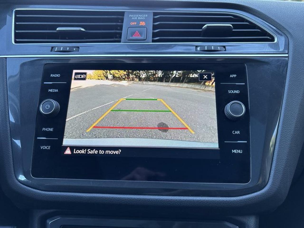2022 Volkswagen Tiguan Comfortline 4WD | No Accidents | Pano. Sunroof Photo