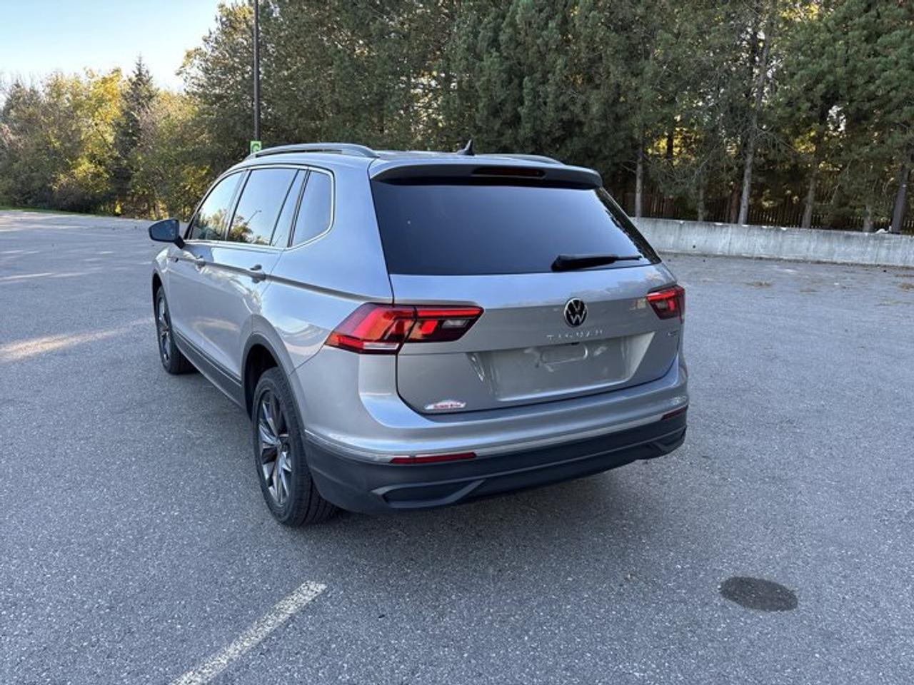 2022 Volkswagen Tiguan Comfortline 4WD | No Accidents | Pano. Sunroof Photo