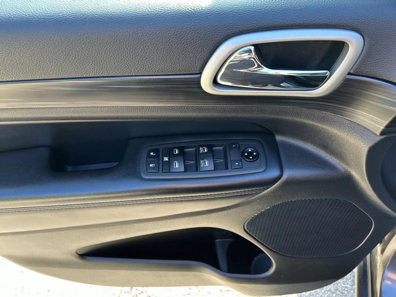 2021 Jeep Grand Cherokee Altitude 4x4 | One Owner | No Accidents | Heated Steering Photo
