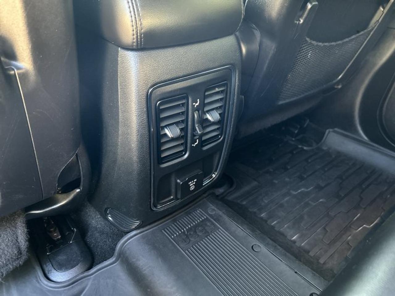 2021 Jeep Grand Cherokee Altitude 4x4 | One Owner | No Accidents | Heated Steering Photo