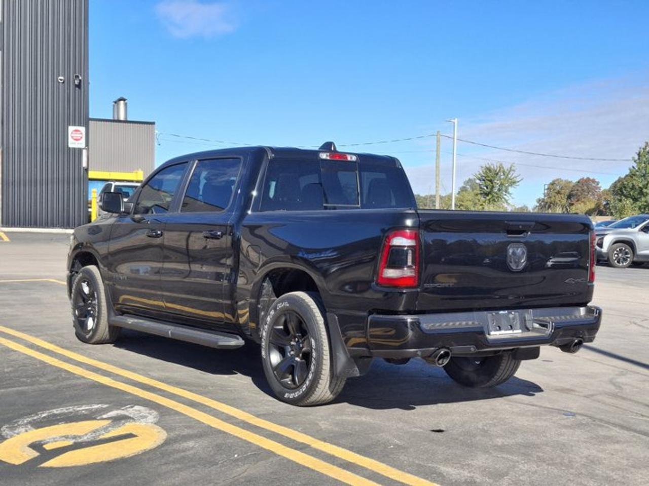 2022 RAM 1500 Sport Crew 4X4 | Nav | Level 2 Pkg | Alpine Audio | Heated Wheel + Seats | Remote Start | and More ! Photo2