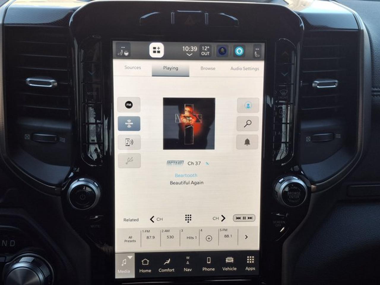 2022 RAM 1500 Sport Crew 4X4 | Nav | Level 2 Pkg | Alpine Audio | Heated Wheel + Seats | Remote Start | and More ! Photo