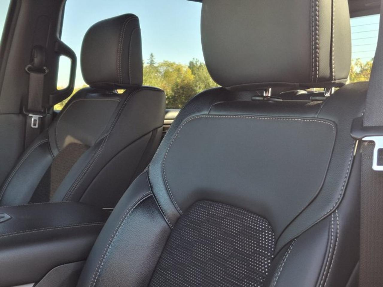 2022 RAM 1500 Sport Crew 4X4 | Nav | Level 2 Pkg | Alpine Audio | Heated Wheel + Seats | Remote Start | and More ! Photo