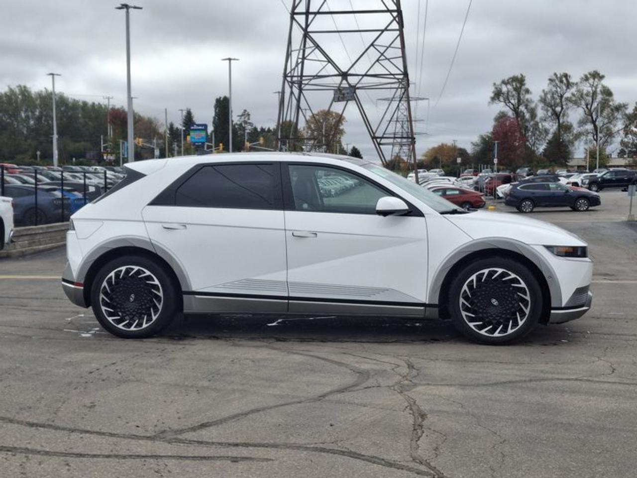 2023 Hyundai IONIQ 5 Preferred AWD | Ultimate Package | Long Range | Leather | Nav | HUD | 360 Cam and More ! Photo