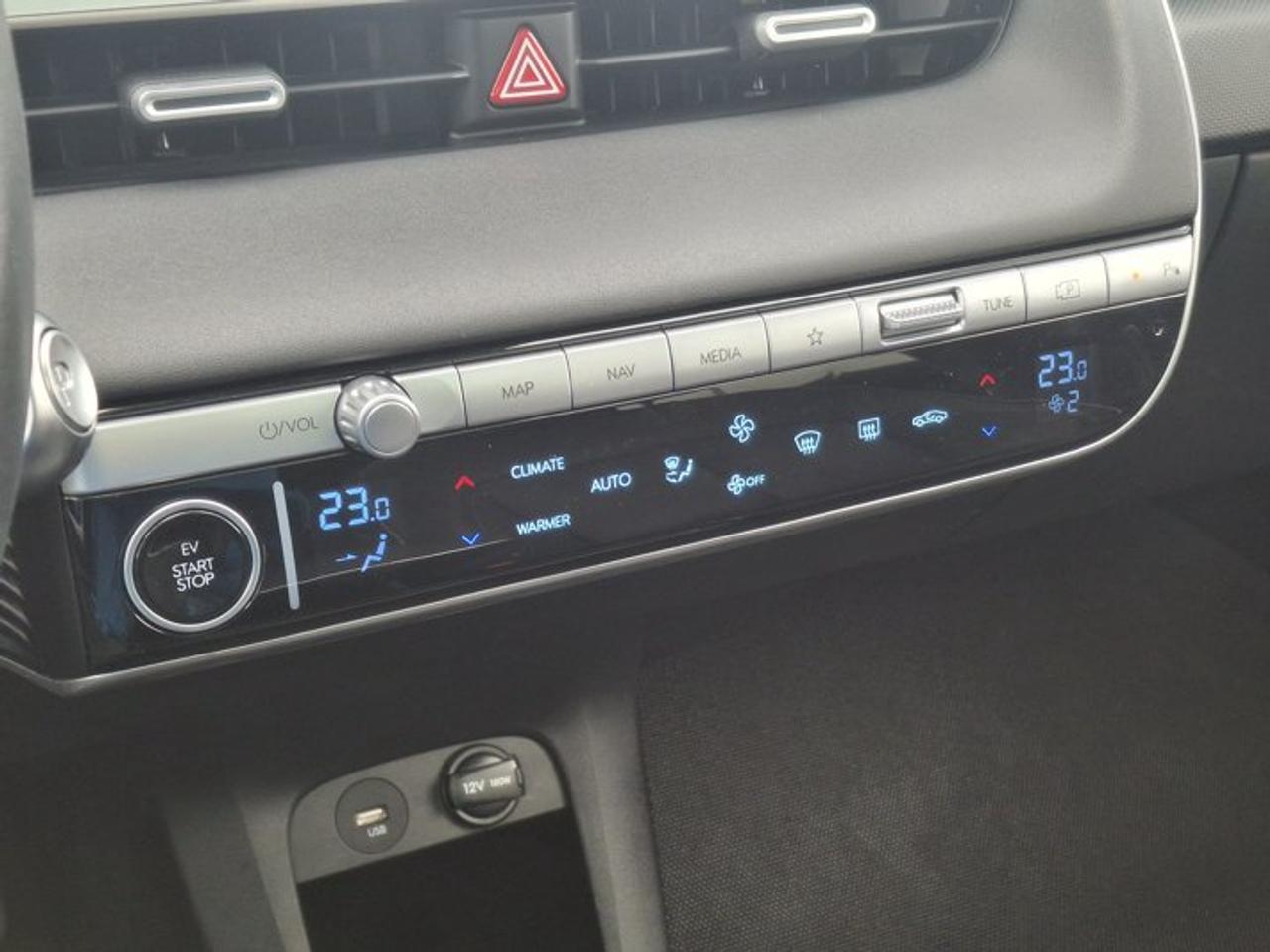 2023 Hyundai IONIQ 5 Preferred AWD | Ultimate Package | Long Range | Leather | Nav | HUD | 360 Cam and More ! Photo