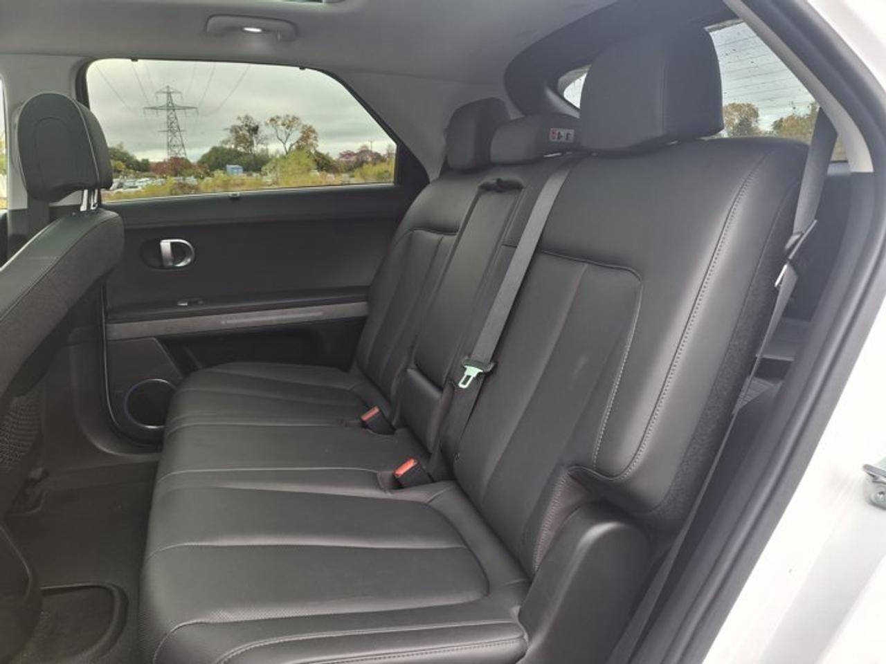 2023 Hyundai IONIQ 5 Preferred AWD | Ultimate Package | Long Range | Leather | Nav | HUD | 360 Cam and More ! Photo