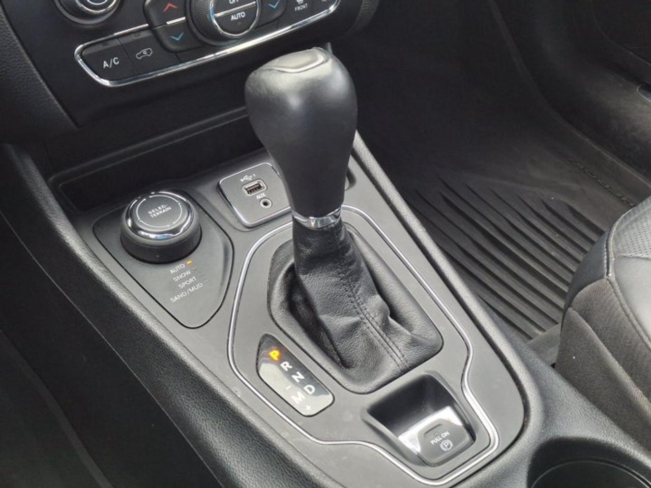 2021 Jeep Cherokee High Altitude 4x4 | Leather | Sunroof | Trailer Tow Group | Heated Seats + Steering | BSM and More ! Photo
