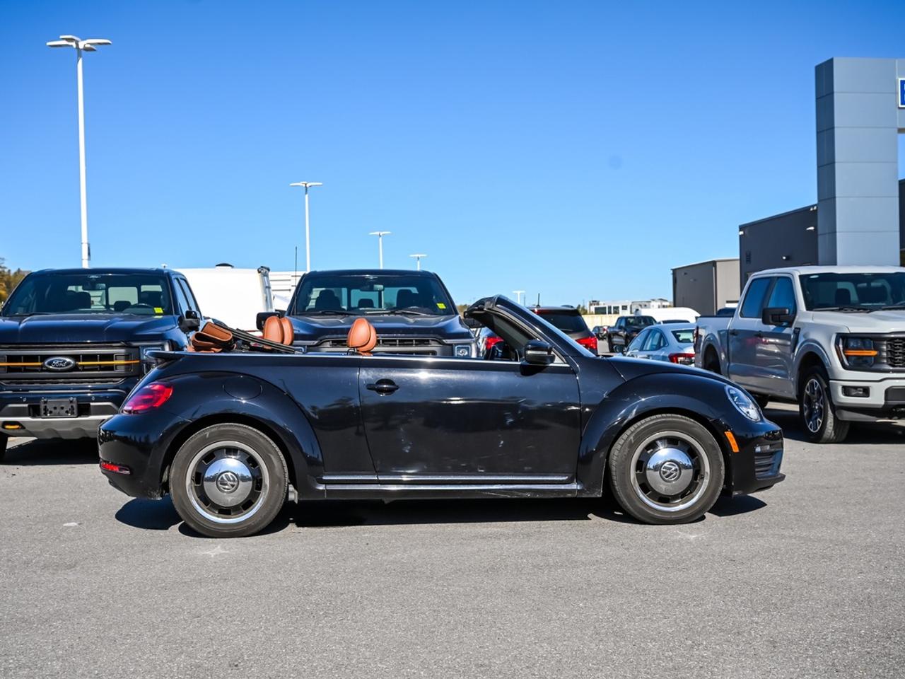 2017 Volkswagen Beetle Convertible Classic Photo