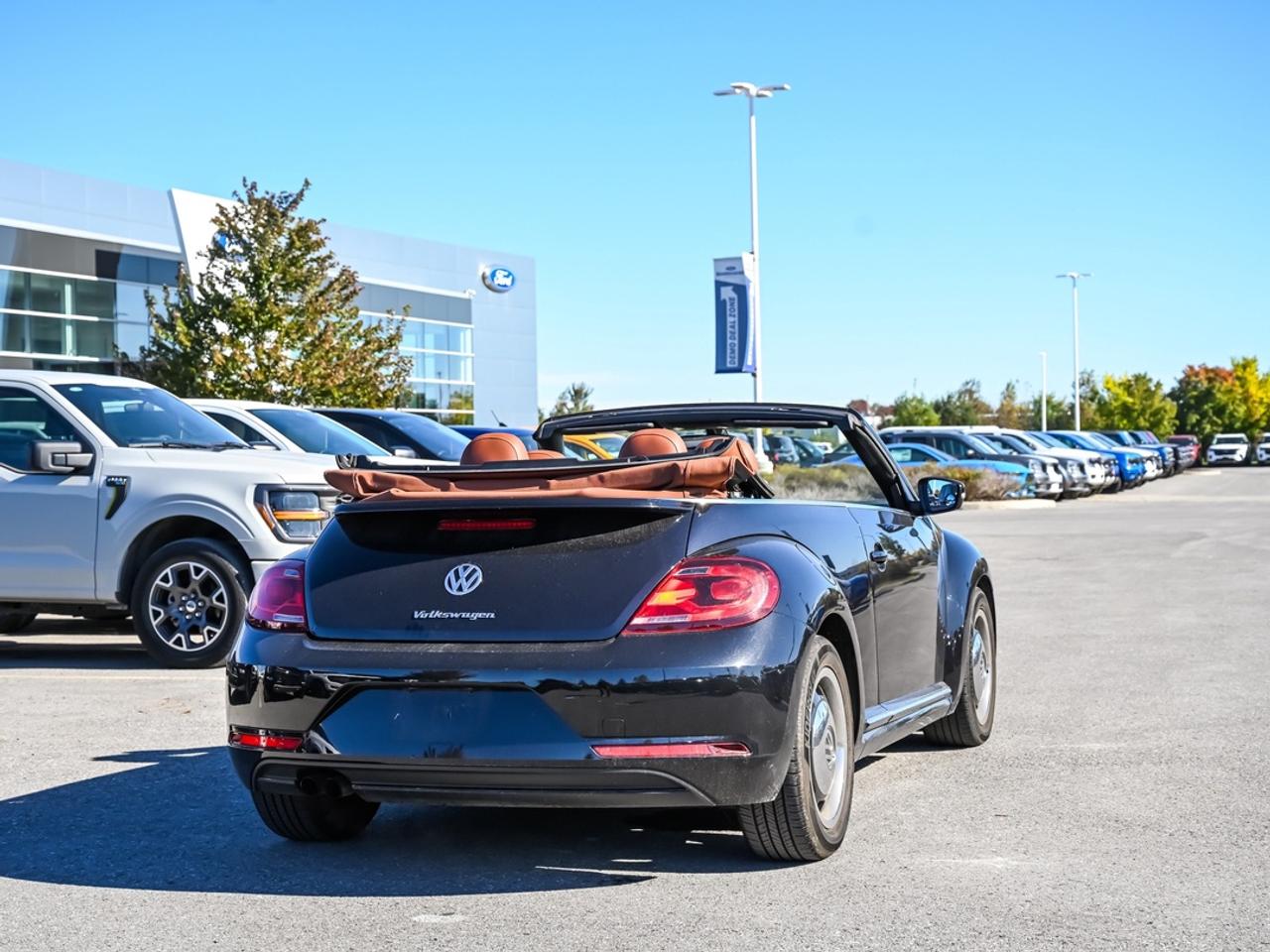 2017 Volkswagen Beetle Convertible Classic Photo