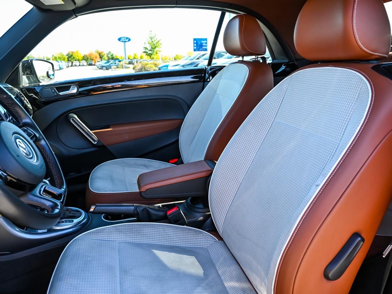 2017 Volkswagen Beetle Convertible Classic Photo