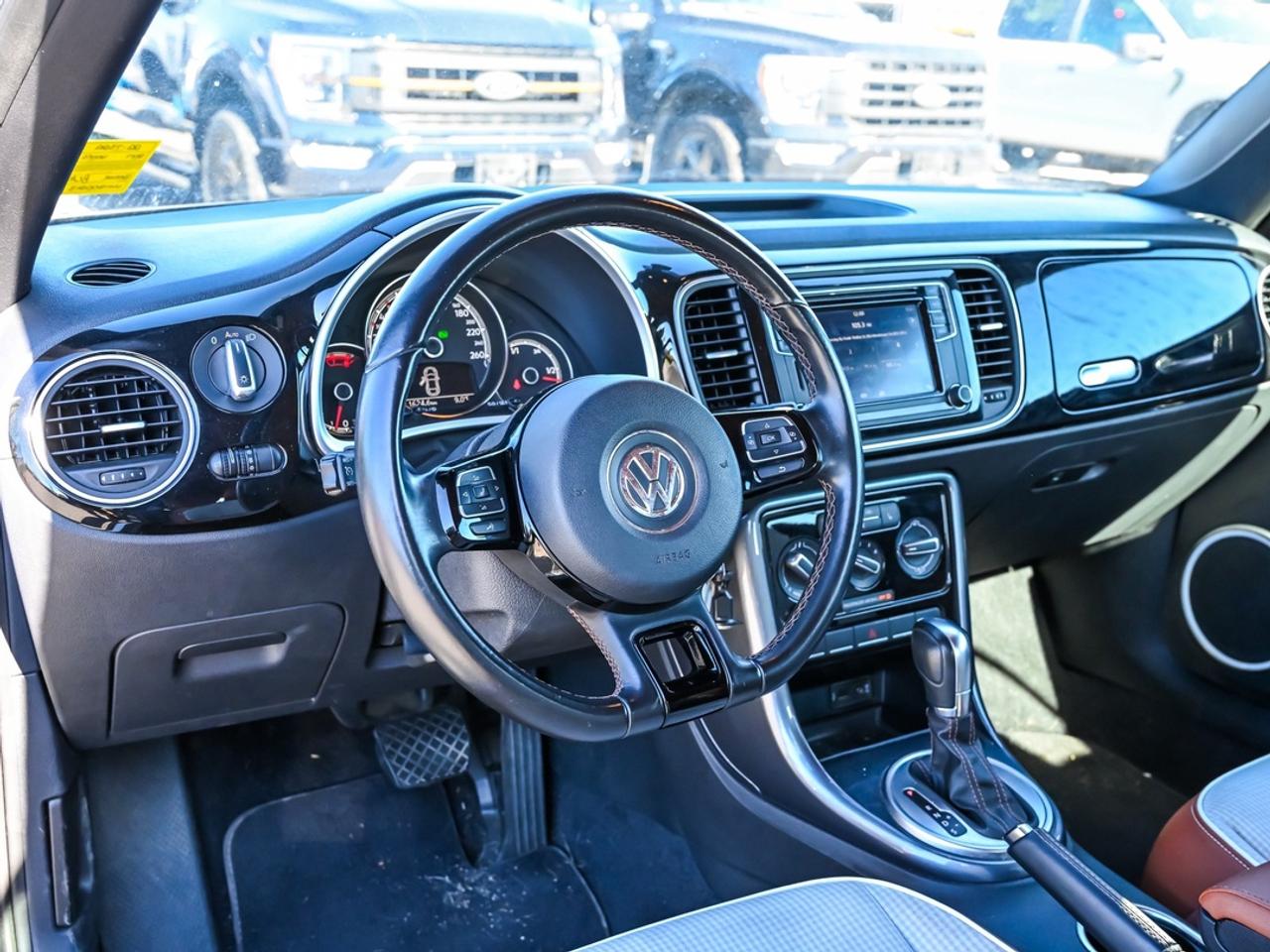 2017 Volkswagen Beetle Convertible Classic Photo