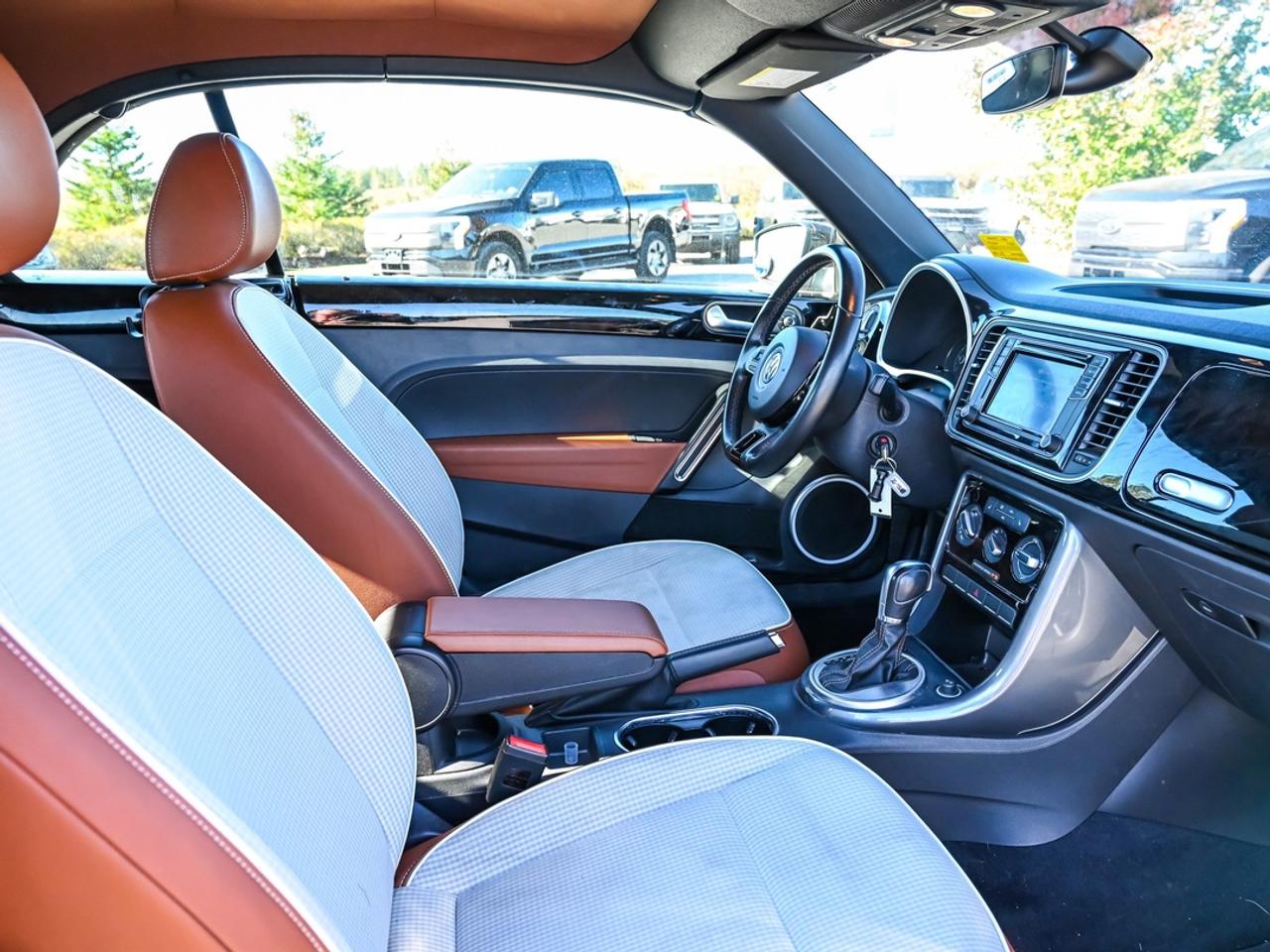 2017 Volkswagen Beetle Convertible Classic Photo