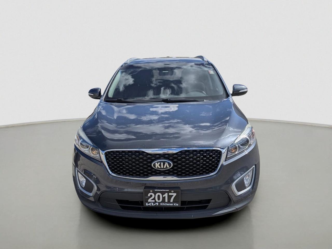 2017 Kia Sorento LX Photo5