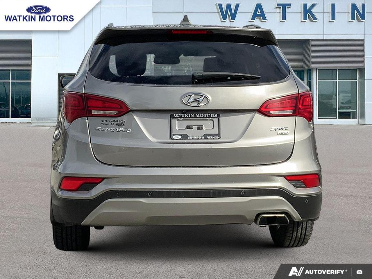 2017 Hyundai Santa Fe Sport Luxury Photo3