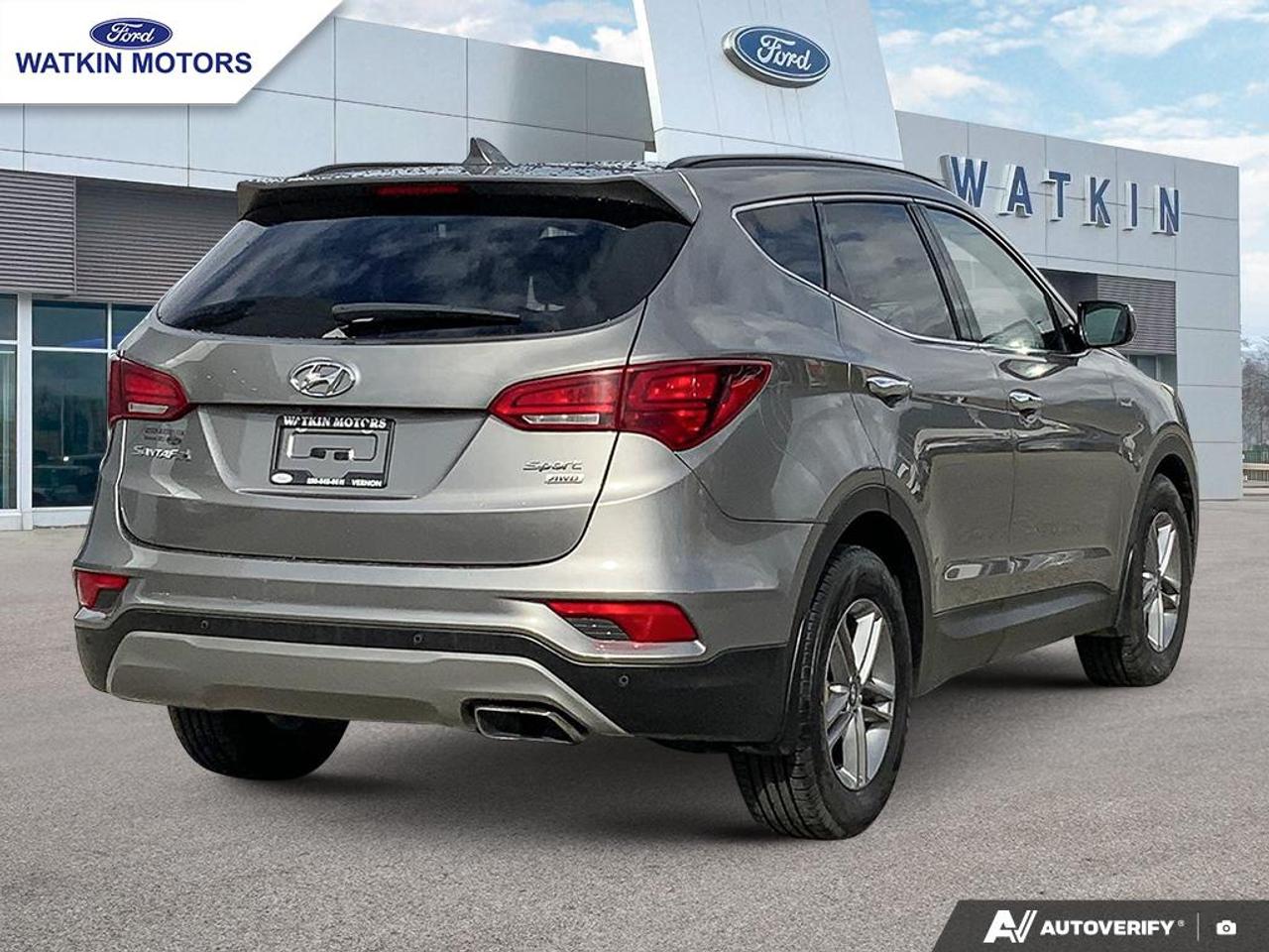 2017 Hyundai Santa Fe Sport Luxury Photo4