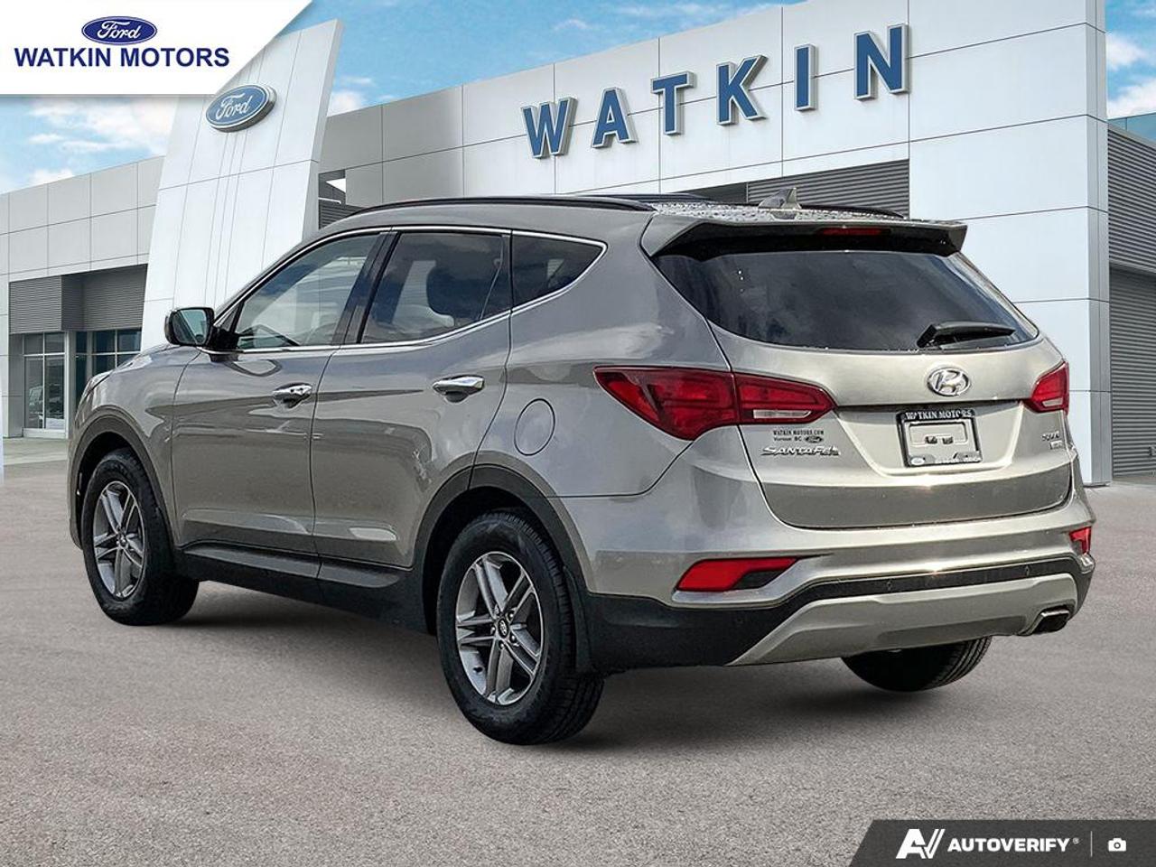 2017 Hyundai Santa Fe Sport Luxury Photo2