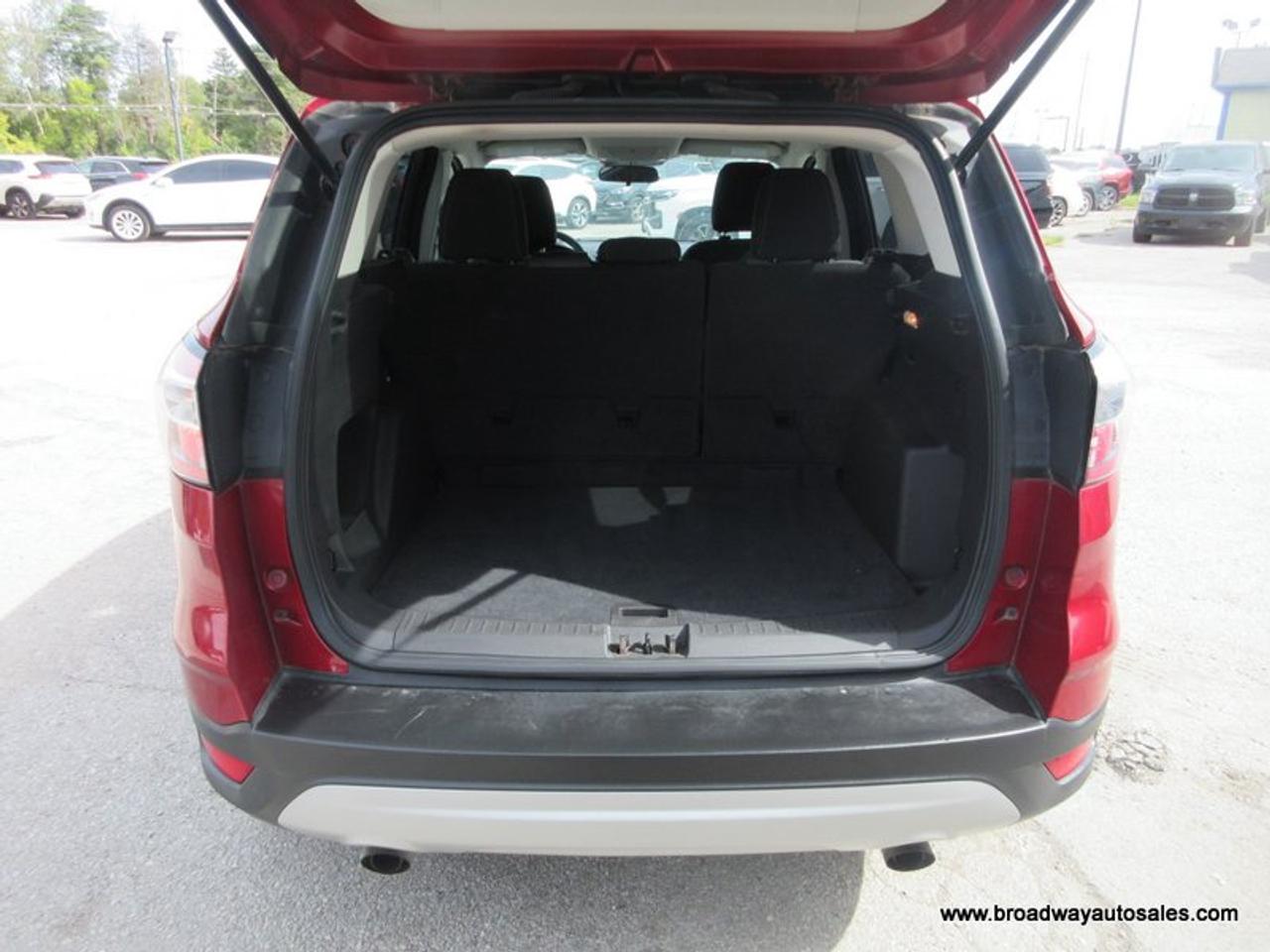 2017 Ford Escape POWER EQUIPPED SE-PACKAGE 5 PASSENGER 1.5L - ECO-BOOST.. HEATED SEATS.. BACK-UP CAMERA.. BLUETOOTH SYSTEM.. KEYLESS ENTRY.. Photo