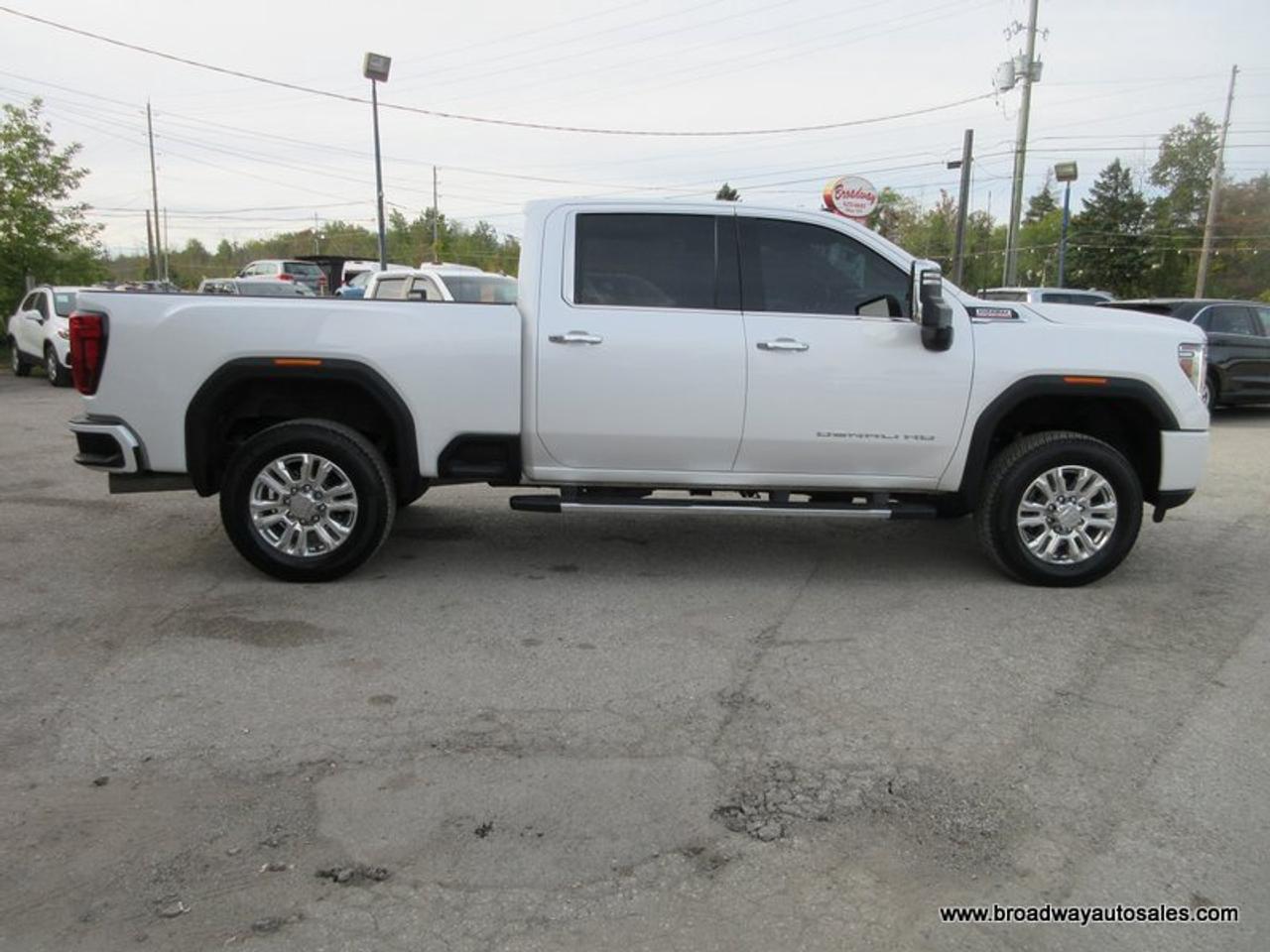 2021 GMC Sierra 2500 3/4 TON DENALI-PACKAGE 5 PASSENGER 6.6L - DURAMAX.. 4X4.. CREW-CAB.. 6.6-FOOT-BOX.. POWER SUNROOF.. LEATHER.. HEATED/AC SEATS.. POWER MIRRORS.. Photo
