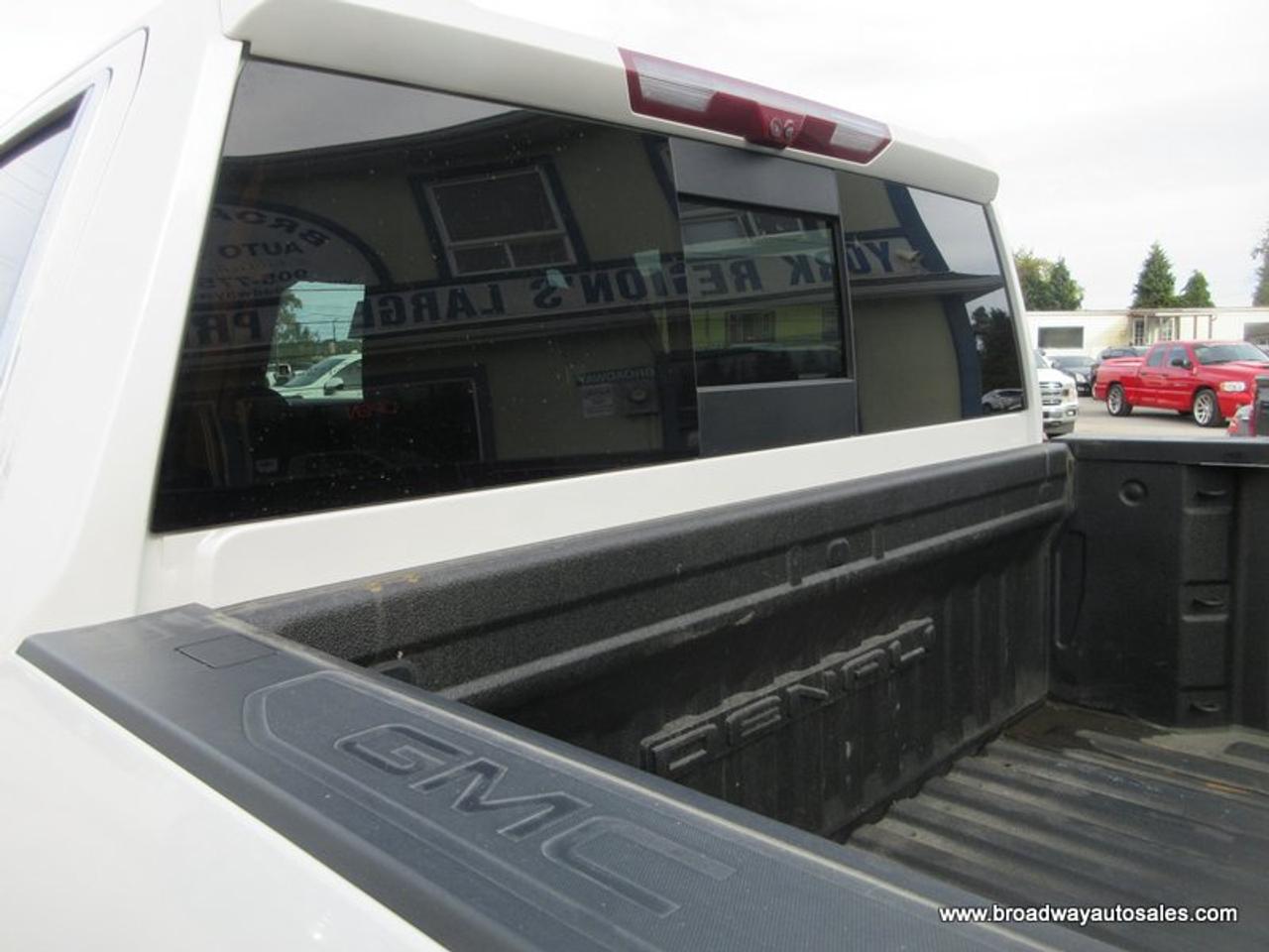 2021 GMC Sierra 2500 3/4 TON DENALI-PACKAGE 5 PASSENGER 6.6L - DURAMAX.. 4X4.. CREW-CAB.. 6.6-FOOT-BOX.. POWER SUNROOF.. LEATHER.. HEATED/AC SEATS.. POWER MIRRORS.. Photo