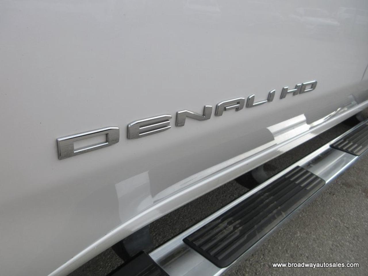 2021 GMC Sierra 2500 3/4 TON DENALI-PACKAGE 5 PASSENGER 6.6L - DURAMAX.. 4X4.. CREW-CAB.. 6.6-FOOT-BOX.. POWER SUNROOF.. LEATHER.. HEATED/AC SEATS.. POWER MIRRORS.. Photo