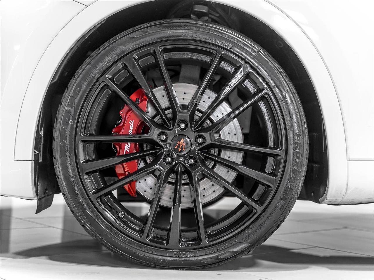 2019 Maserati Levante GTS|V8 Twin-Turbo|22inch Orione Wheels|Carbon Fiber Interior|Bowers & Wilkins Photo