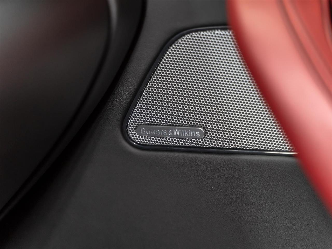 2019 Maserati Levante GTS|V8 Twin-Turbo|22inch Orione Wheels|Carbon Fiber Interior|Bowers & Wilkins Photo
