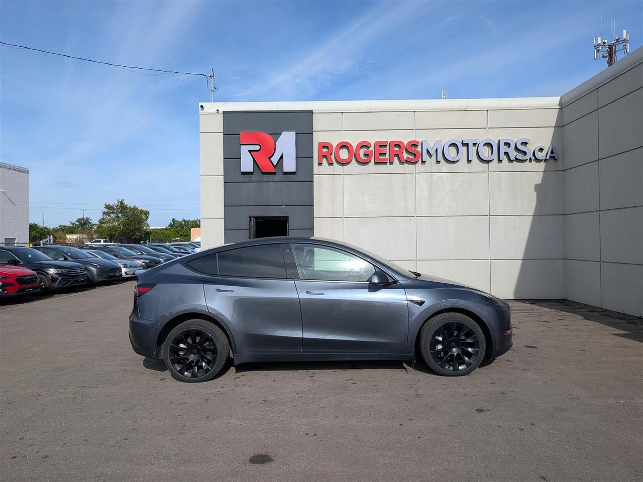 2023 Tesla Model Y LONG RANGE AWD - DUAL MOTOR Photo