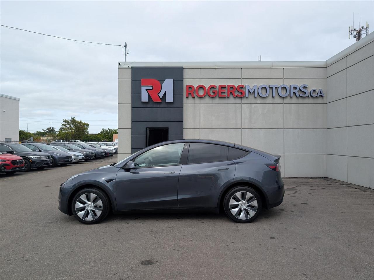 2022 Tesla Model Y LONG RANGE AWD - WHITE INTERIOR - DUAL MOTOR Photo
