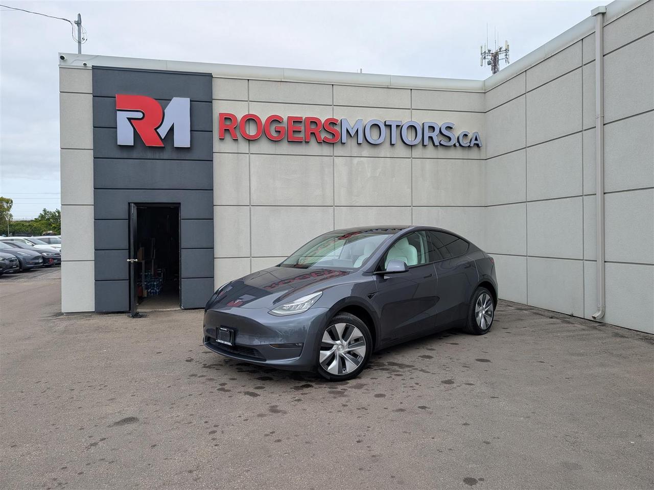 2022 Tesla Model Y LONG RANGE AWD - WHITE INTERIOR - DUAL MOTOR Photo