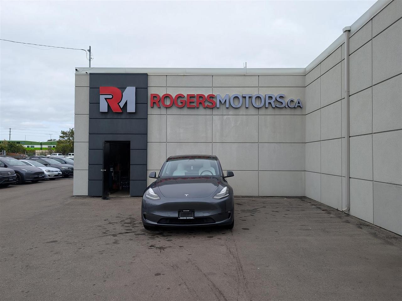 2022 Tesla Model Y LONG RANGE AWD - WHITE INTERIOR - DUAL MOTOR Photo